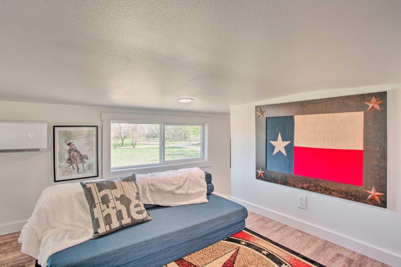Cozy Mckinney Tiny Home With Porch And Fire Pit! Exterior foto